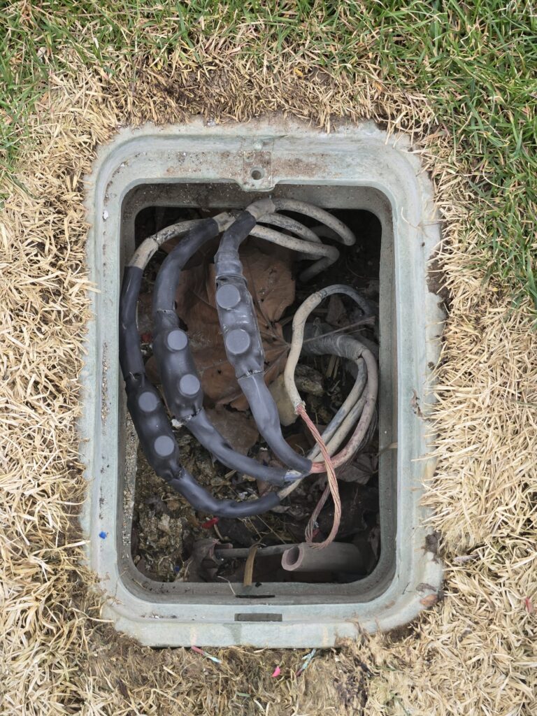 electrician in hurontario